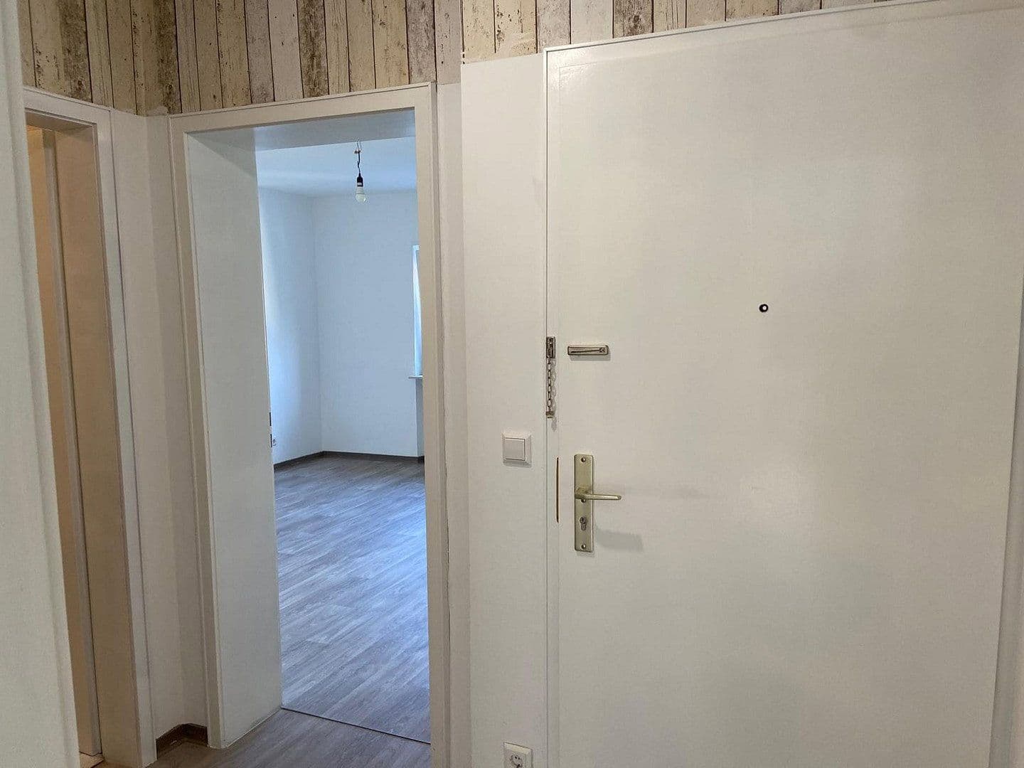 Prenájom bytu 2-izbový 62 m², Hockenheim, Bádensko-Wurttembersko Prenájom bytu 2-izbový 62 m², Hockenheim, Bádensko-Wurttembersko