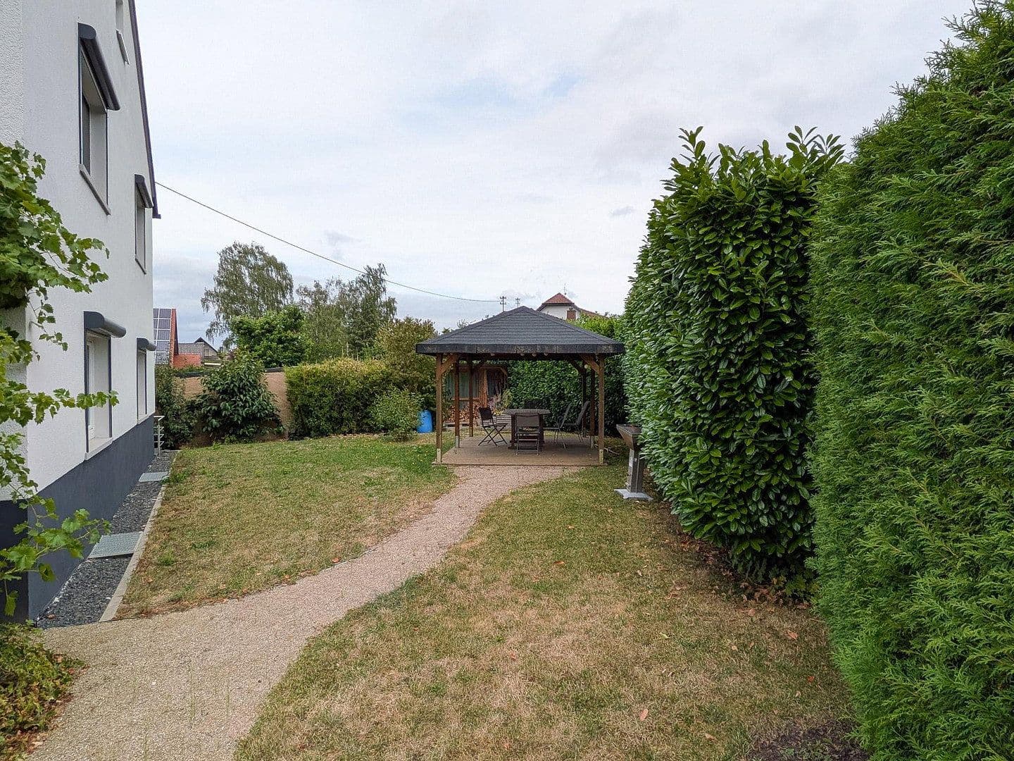 Predaj domu 186 m², pozemok 737 m², Friedrich-Ebert-Str. 1, Limeshain, Hesensko Predaj domu 186 m², pozemok 737 m², Friedrich-Ebert-Str. 1, Limeshain, Hesensko