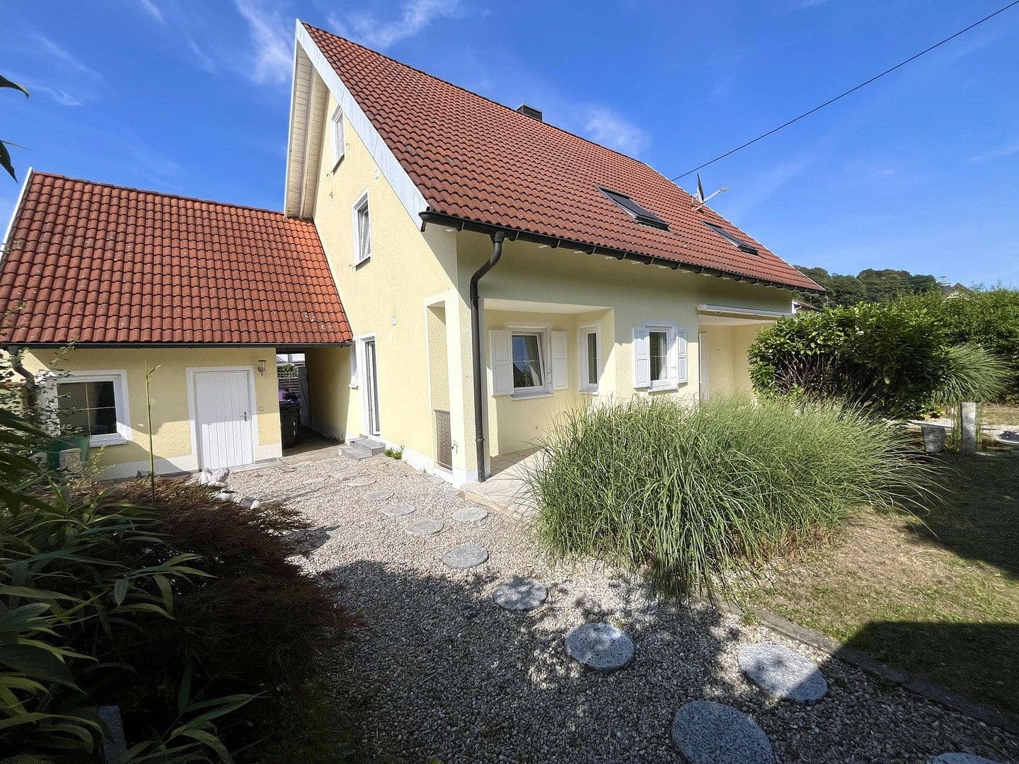 Prenájom bytu 2-izbový 89 m², Mickhausen, Bavorsko Prenájom bytu 2-izbový 89 m², Mickhausen, Bavorsko
