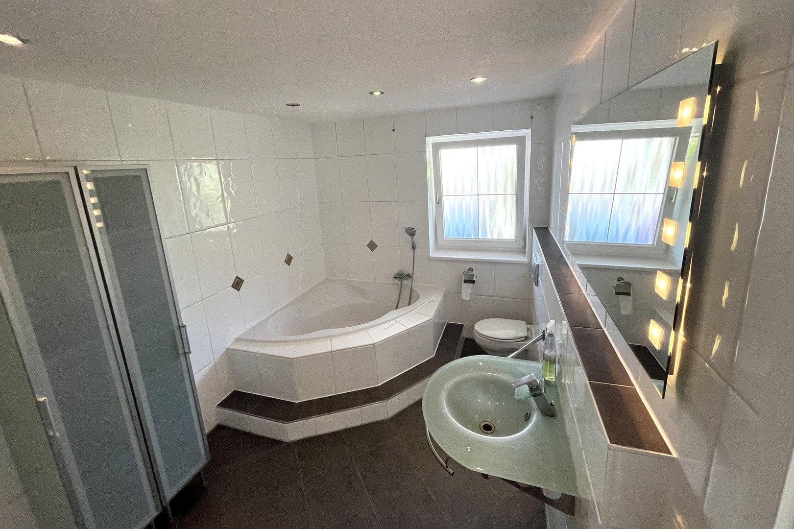 Prenájom bytu 2-izbový 89 m², Mickhausen, Bavorsko Prenájom bytu 2-izbový 89 m², Mickhausen, Bavorsko