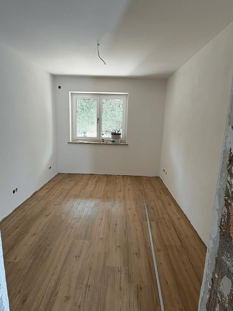 Prenájom bytu 4-izbový 100 m², Baiersdorf, Bavorsko Prenájom bytu 4-izbový 100 m², Baiersdorf, Bavorsko