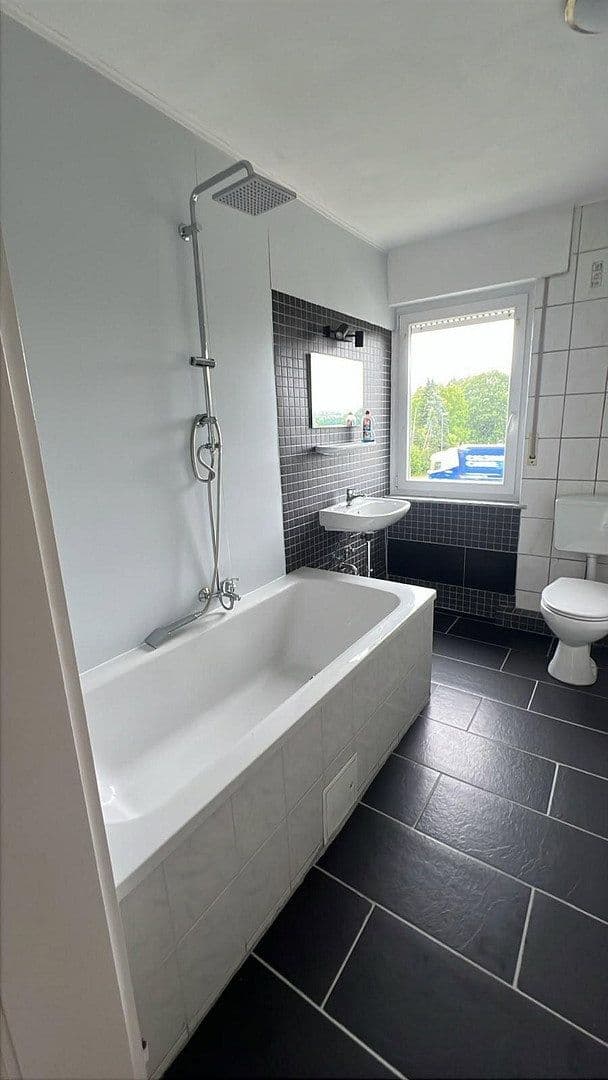 Prenájom bytu 3-izbový 96 m², Zum Rotenberg 2, Detmold, Severné Porýnie - Westfálsko Prenájom bytu 3-izbový 96 m², Zum Rotenberg 2, Detmold, Severné Porýnie - Westfálsko