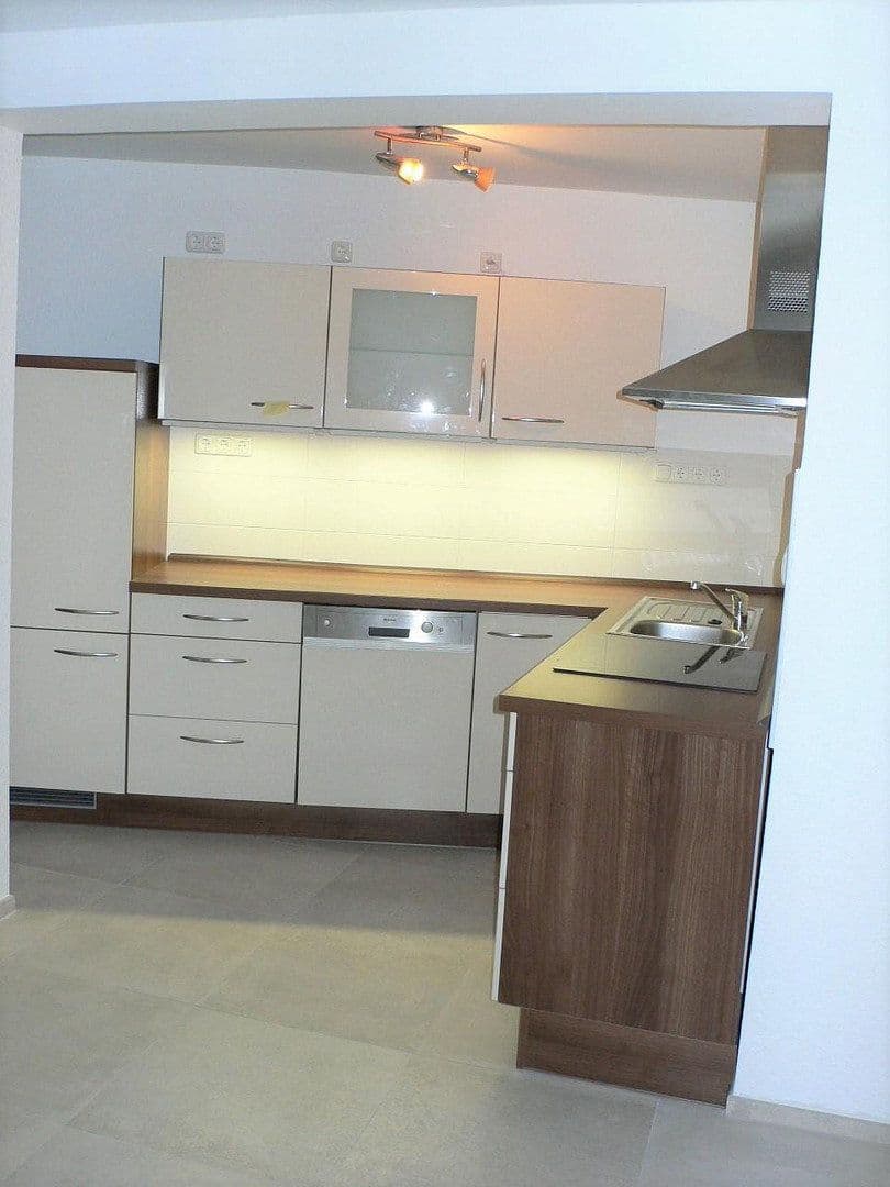 Prenájom bytu 2-izbový 65 m², Mönchengladbach, Severné Porýnie - Westfálsko Prenájom bytu 2-izbový 65 m², Mönchengladbach, Severné Porýnie - Westfálsko