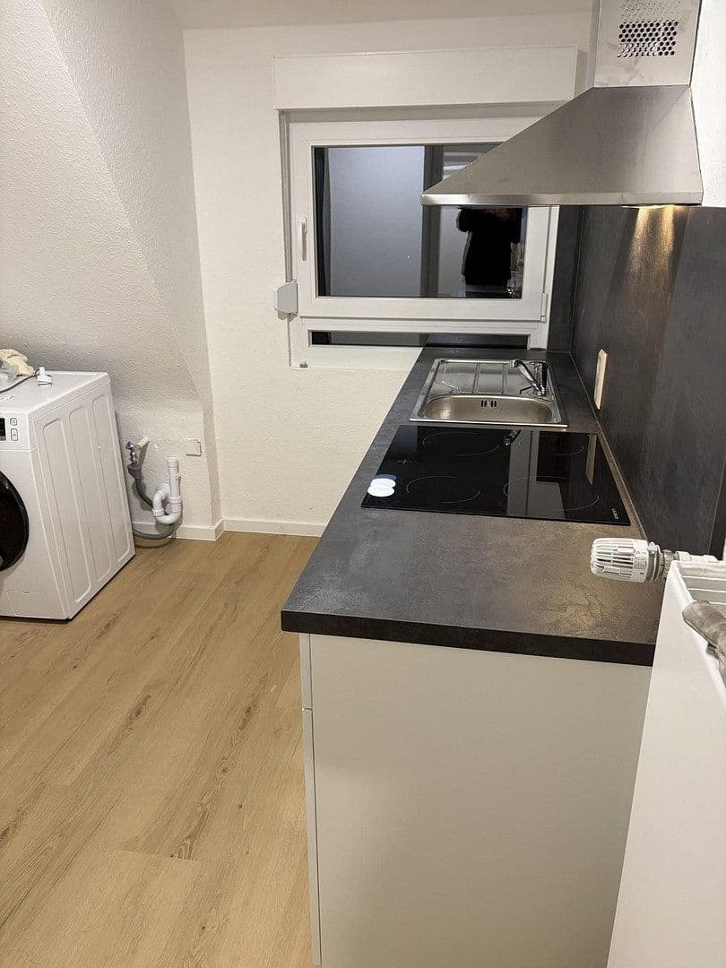 Prenájom bytu 35 m², Römerstraße 39, Heilbronn, Bádensko-Wurttembersko Prenájom bytu 35 m², Römerstraße 39, Heilbronn, Bádensko-Wurttembersko