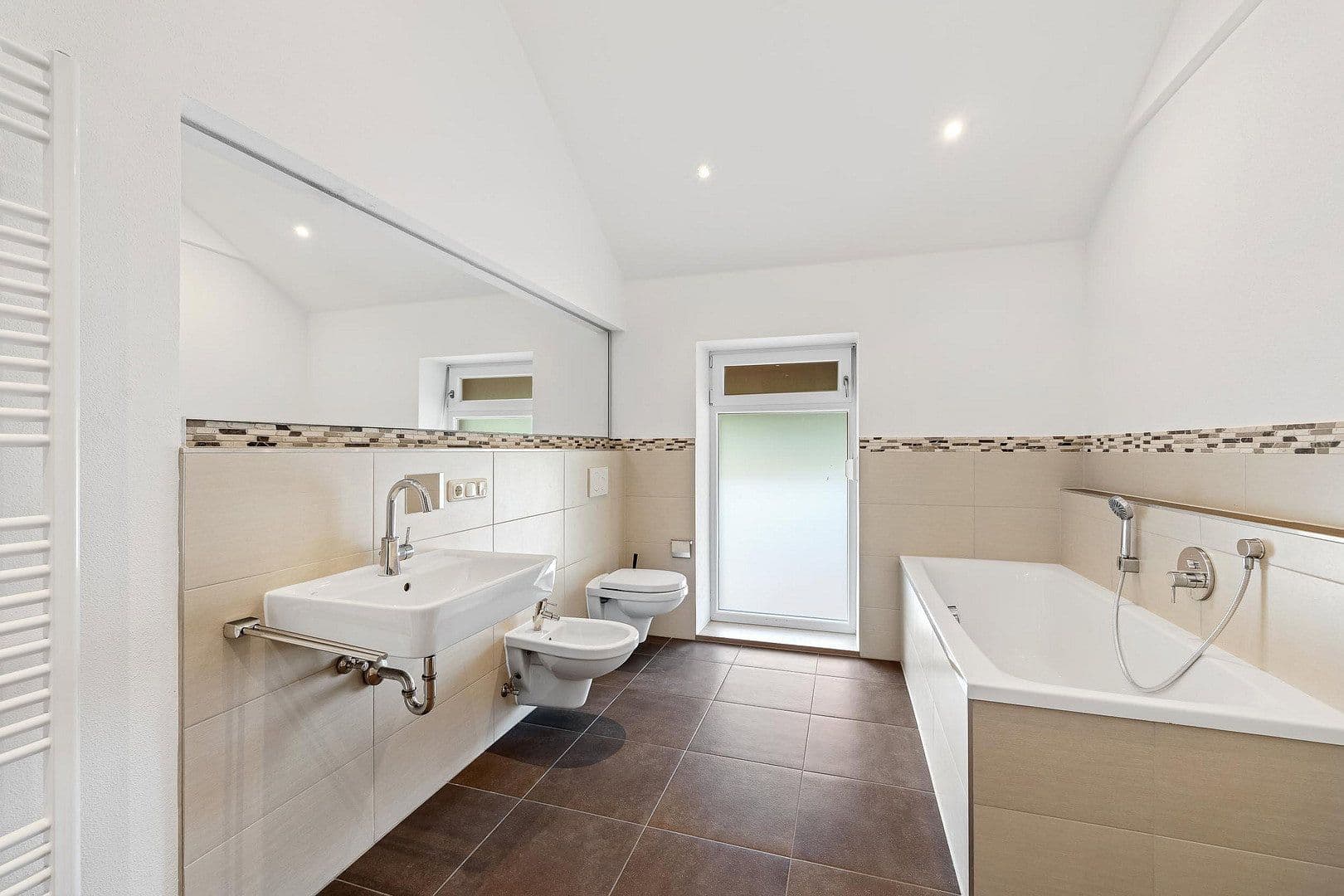Predaj bytu 3-izbový 93 m², Ludwigstraße 25, Prutdorf, Bavorsko Predaj bytu 3-izbový 93 m², Ludwigstraße 25, Prutdorf, Bavorsko