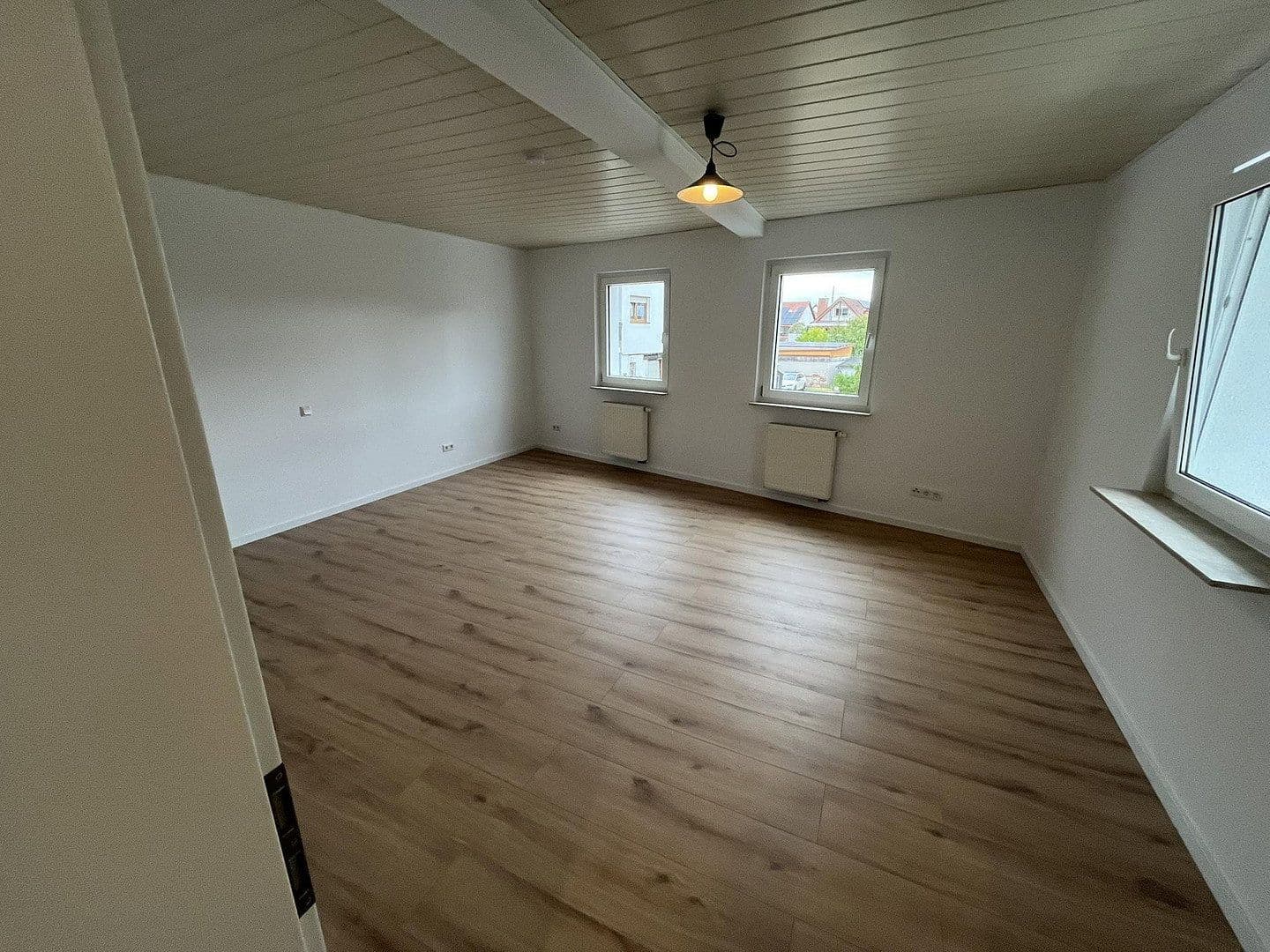 Prenájom domu 115 m², pozemok 250 m², Harthausen, Porýnie-Falcko Prenájom domu 115 m², pozemok 250 m², Harthausen, Porýnie-Falcko