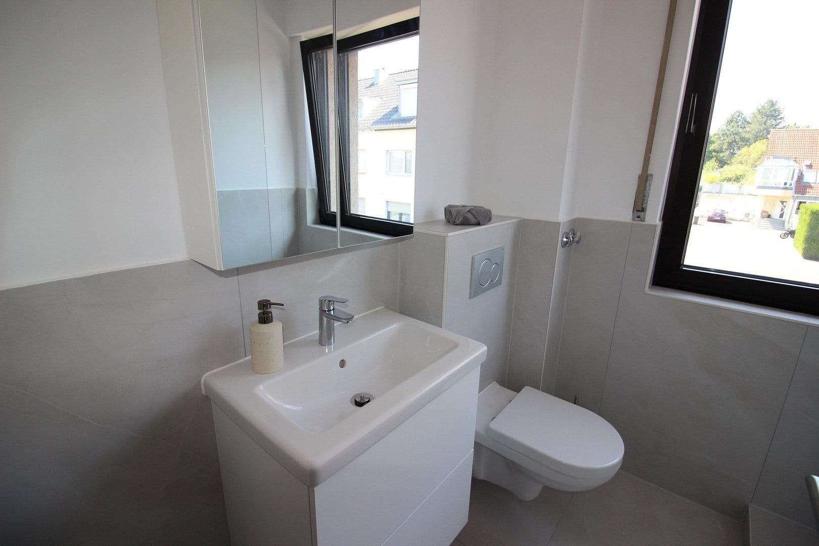 Prenájom bytu 2-izbový 62 m², Sportplatzstraße, Köln, Severné Porýnie - Westfálsko Prenájom bytu 2-izbový 62 m², Sportplatzstraße, Köln, Severné Porýnie - Westfálsko