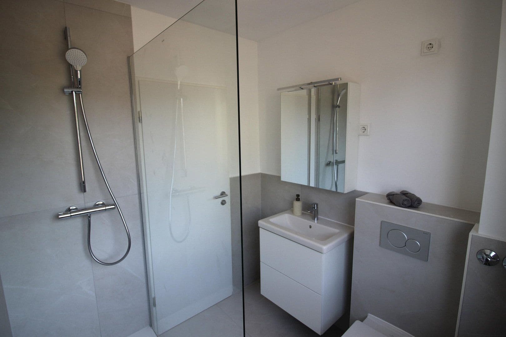 Prenájom bytu 2-izbový 62 m², Sportplatzstraße, Köln, Severné Porýnie - Westfálsko Prenájom bytu 2-izbový 62 m², Sportplatzstraße, Köln, Severné Porýnie - Westfálsko