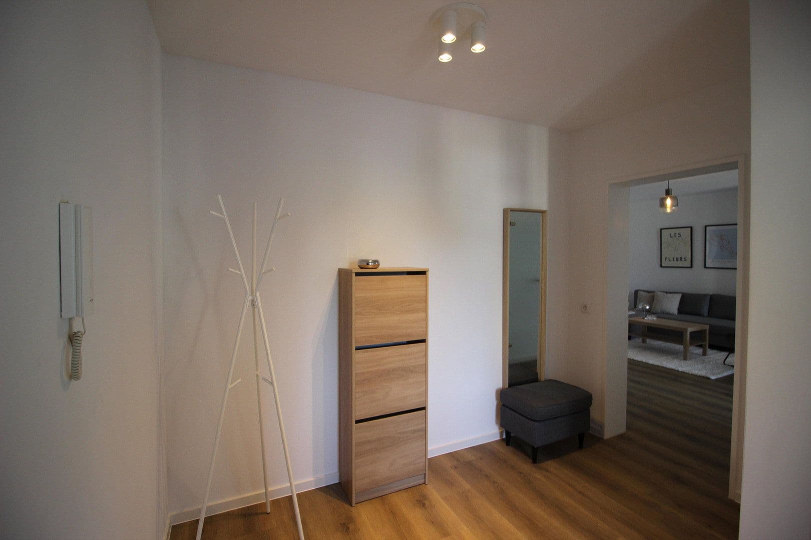 Prenájom bytu 2-izbový 62 m², Sportplatzstraße, Köln, Severné Porýnie - Westfálsko Prenájom bytu 2-izbový 62 m², Sportplatzstraße, Köln, Severné Porýnie - Westfálsko