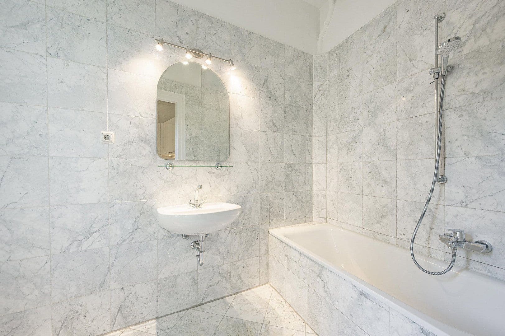 Predaj bytu 4-izbový 83 m², Hamburg, Hamburg Predaj bytu 4-izbový 83 m², Hamburg, Hamburg