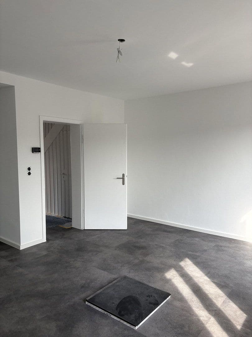 Prenájom domu 70 m², pozemok 100 m², Am Wolfshof 4a, Bad Honnef, Severné Porýnie - Westfálsko Prenájom domu 70 m², pozemok 100 m², Am Wolfshof 4a, Bad Honnef, Severné Porýnie - Westfálsko