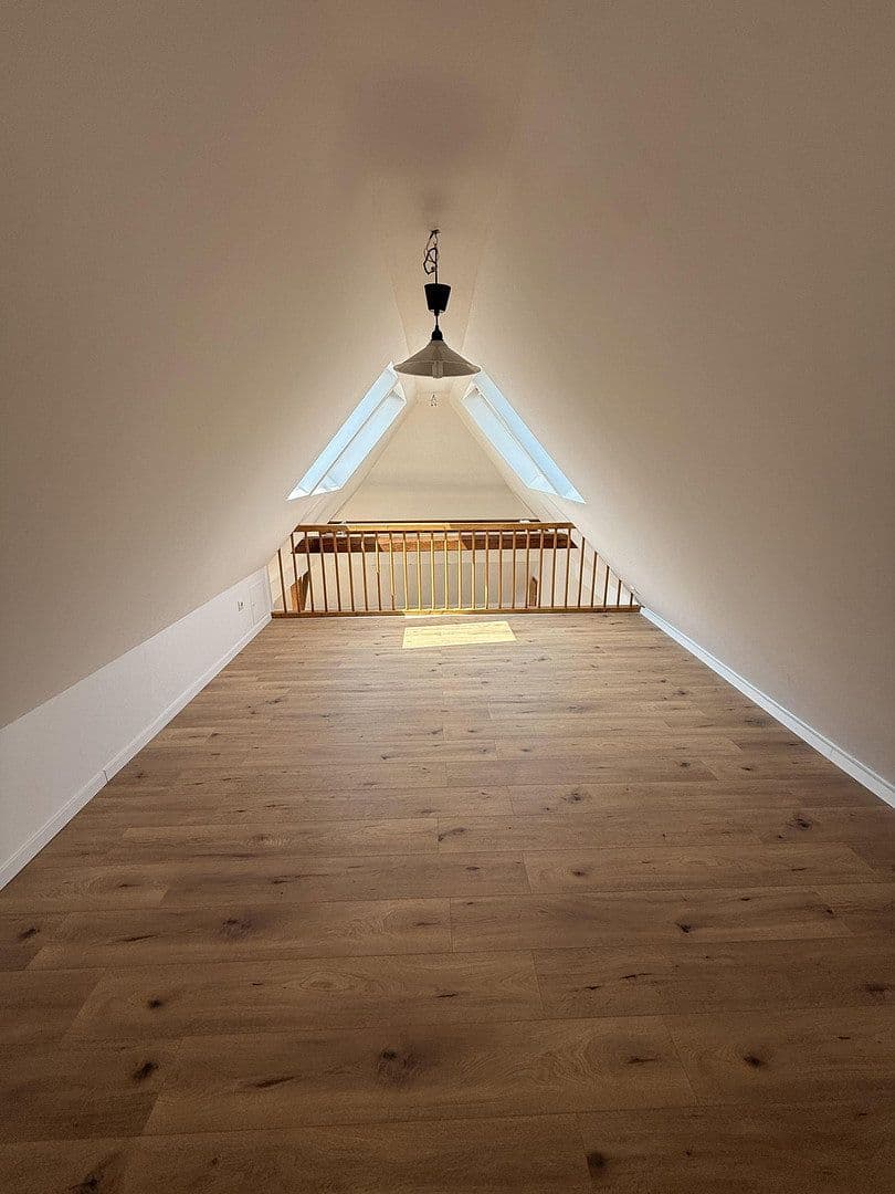 Prenájom bytu 5-izbový 147 m², Hermannstraße, Lauf an der Pegnitz, Bavorsko Prenájom bytu 5-izbový 147 m², Hermannstraße, Lauf an der Pegnitz, Bavorsko