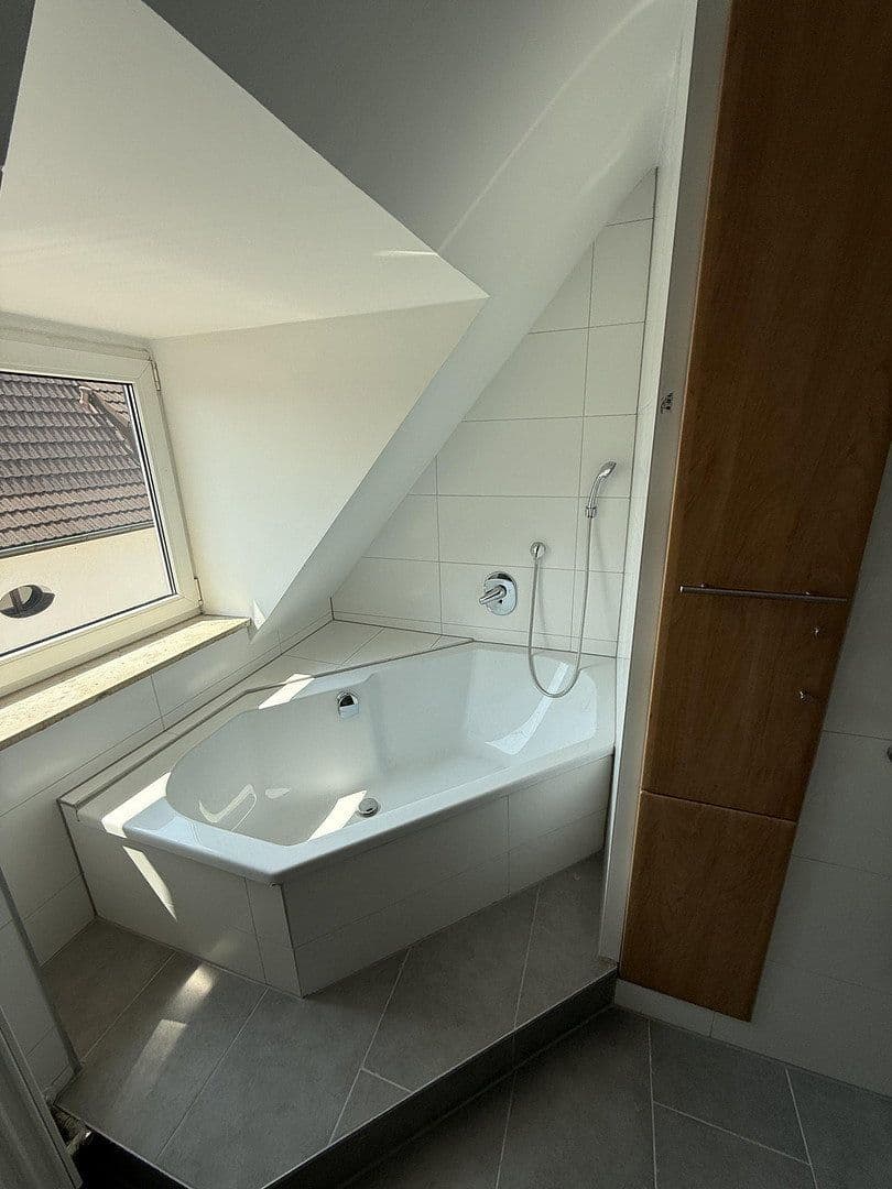 Prenájom bytu 5-izbový 147 m², Hermannstraße, Lauf an der Pegnitz, Bavorsko Prenájom bytu 5-izbový 147 m², Hermannstraße, Lauf an der Pegnitz, Bavorsko