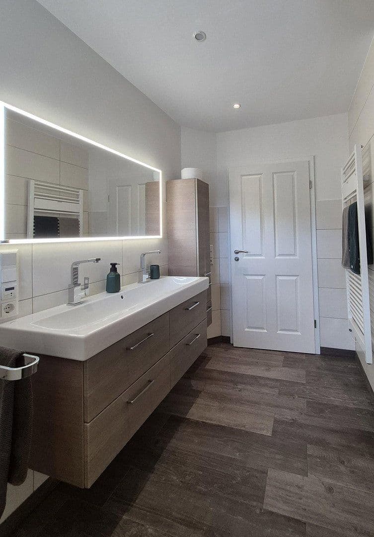 Predaj domu 122 m², pozemok 331 m², Aurich, Dolné Sasko Predaj domu 122 m², pozemok 331 m², Aurich, Dolné Sasko