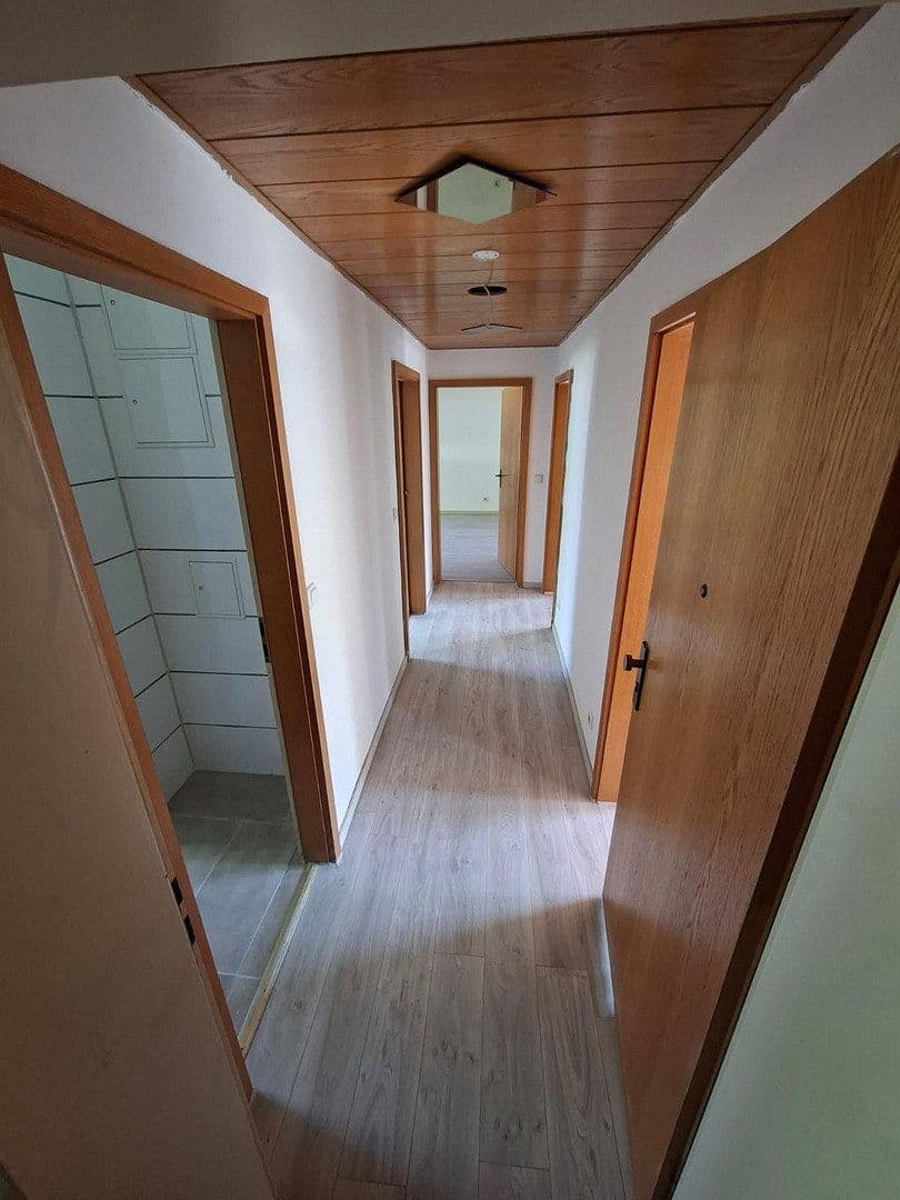 Prenájom bytu 4-izbový 90 m², Großkrotzenburg, Hesensko Prenájom bytu 4-izbový 90 m², Großkrotzenburg, Hesensko