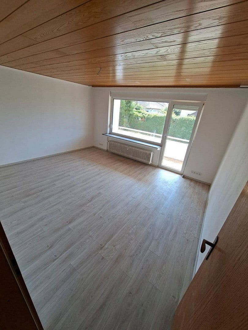 Prenájom bytu 4-izbový 90 m², Großkrotzenburg, Hesensko Prenájom bytu 4-izbový 90 m², Großkrotzenburg, Hesensko