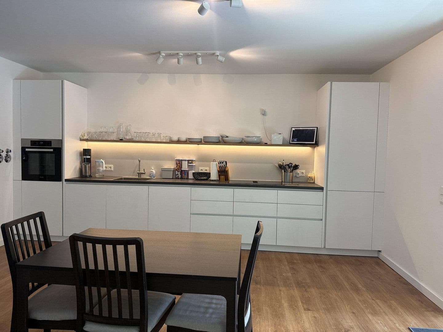 Prenájom bytu 4-izbový 149 m², Uhlenhorster Weg 31A, Hamburg, Hamburg Prenájom bytu 4-izbový 149 m², Uhlenhorster Weg 31A, Hamburg, Hamburg