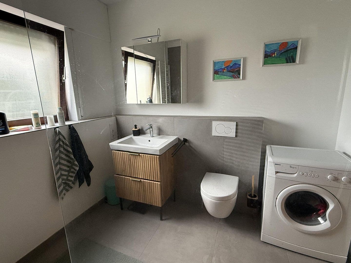 Prenájom bytu 3-izbový 100 m², Köln, Severné Porýnie - Westfálsko Prenájom bytu 3-izbový 100 m², Köln, Severné Porýnie - Westfálsko