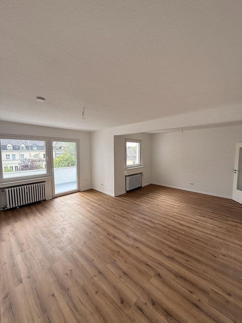 Prenájom bytu 3-izbový 96 m², Ruhrallee 26, Essen, Severné Porýnie - Westfálsko Prenájom bytu 3-izbový 96 m², Ruhrallee 26, Essen, Severné Porýnie - Westfálsko