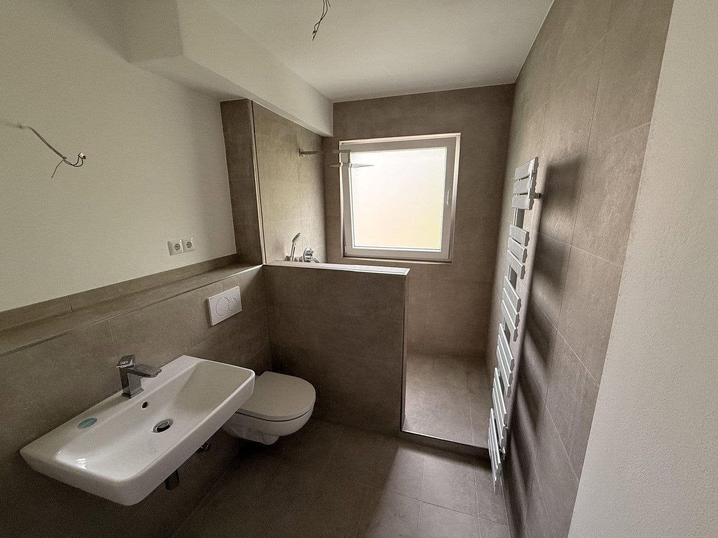 Prenájom bytu 3-izbový 96 m², Ruhrallee 26, Essen, Severné Porýnie - Westfálsko Prenájom bytu 3-izbový 96 m², Ruhrallee 26, Essen, Severné Porýnie - Westfálsko