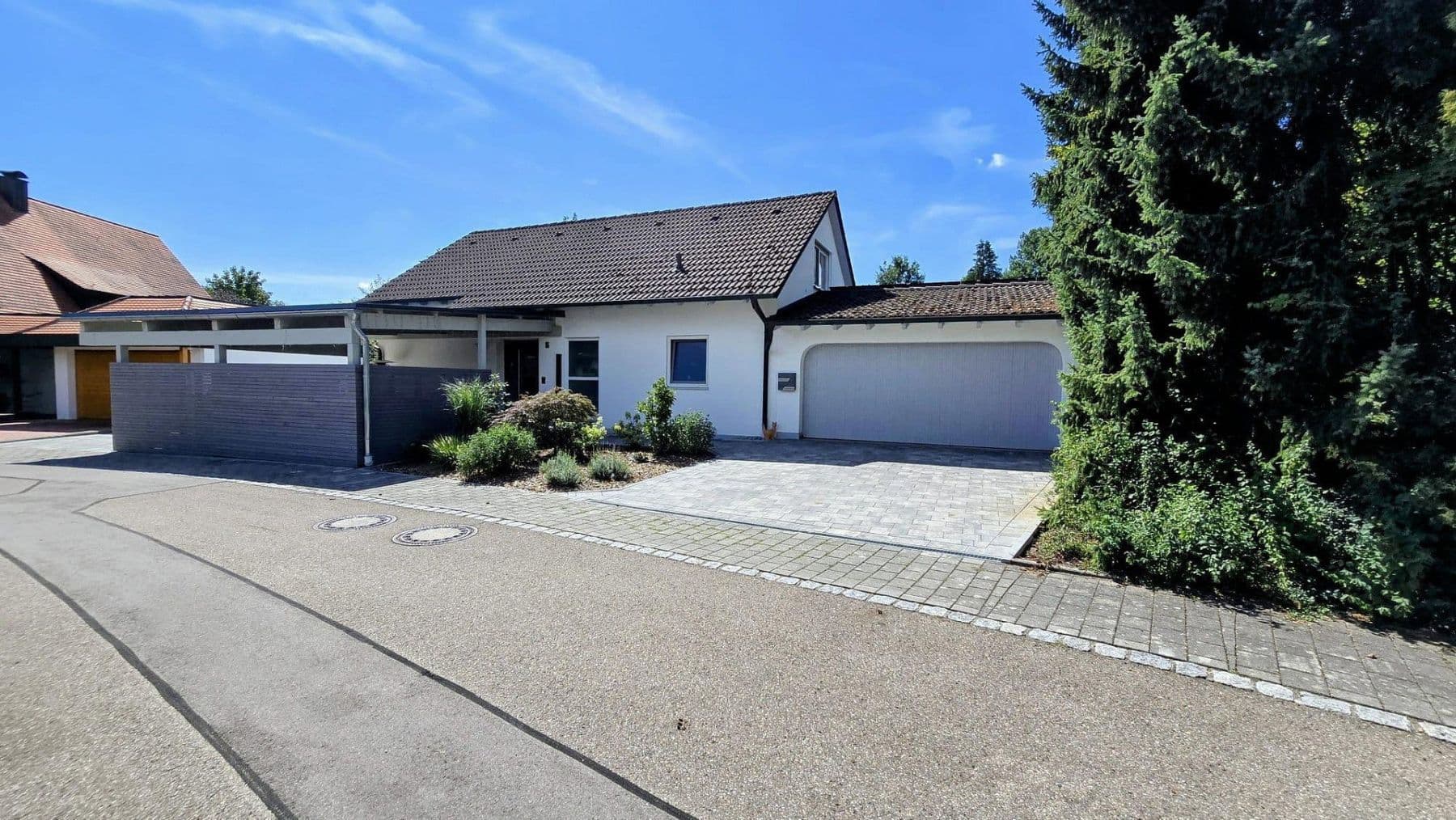 Predaj domu 153 m², pozemok 2.190 m², Wittislingen, Bavorsko Predaj domu 153 m², pozemok 2.190 m², Wittislingen, Bavorsko