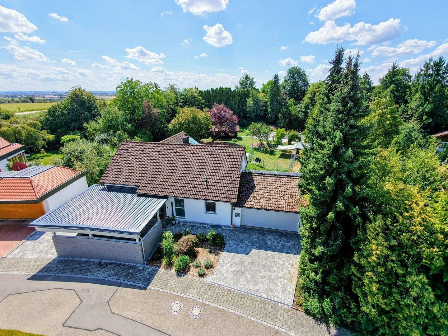 Predaj domu 153 m², pozemok 2.190 m², Wittislingen, Bavorsko Predaj domu 153 m², pozemok 2.190 m², Wittislingen, Bavorsko