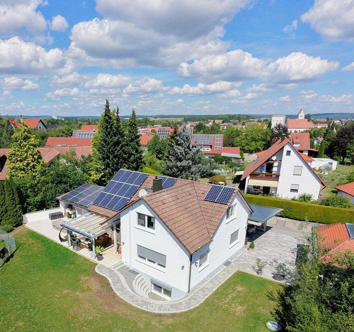 Predaj domu 153 m², pozemok 2.190 m², Wittislingen, Bavorsko Predaj domu 153 m², pozemok 2.190 m², Wittislingen, Bavorsko