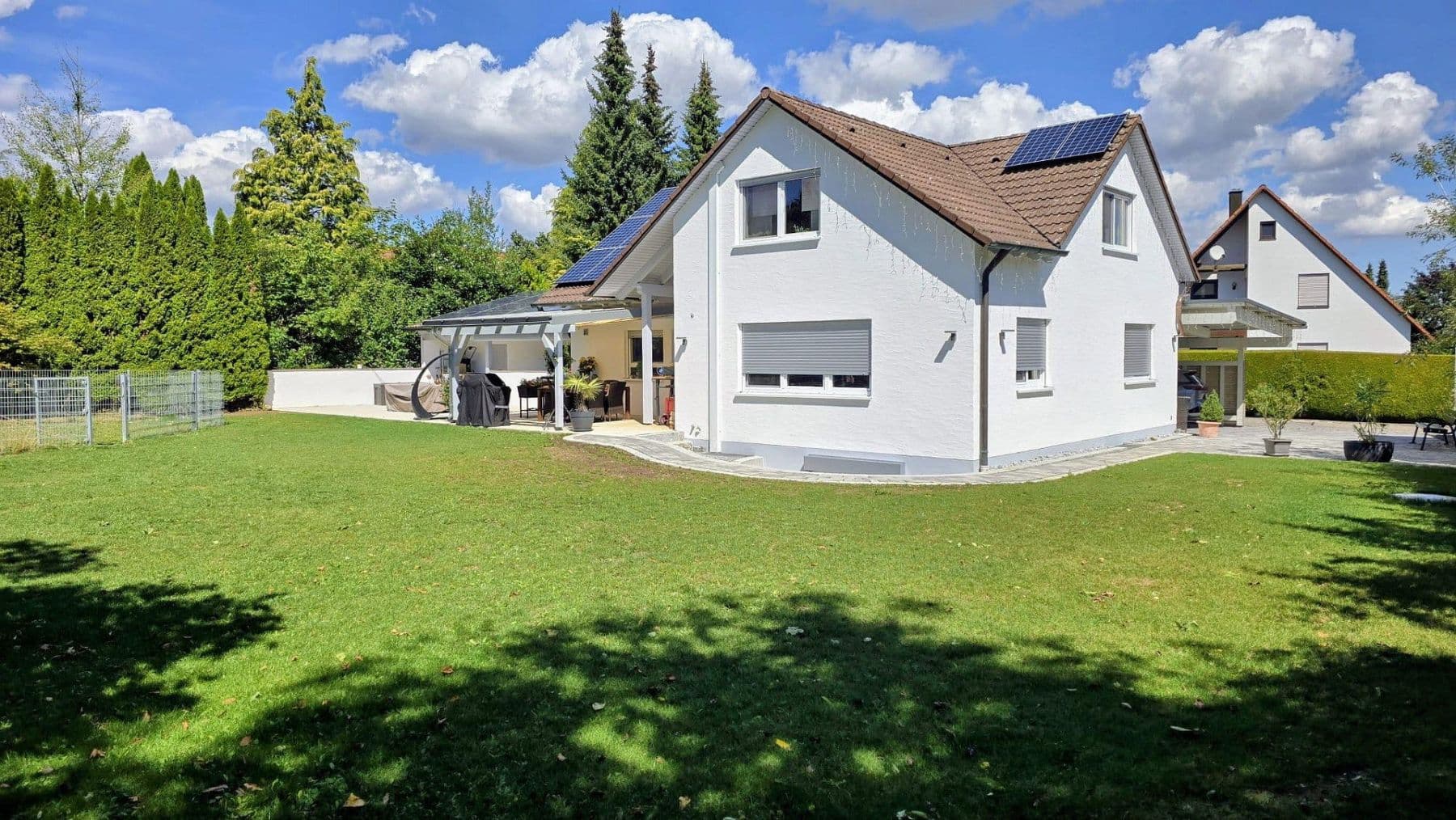 Predaj domu 153 m², pozemok 2.190 m², Wittislingen, Bavorsko Predaj domu 153 m², pozemok 2.190 m², Wittislingen, Bavorsko