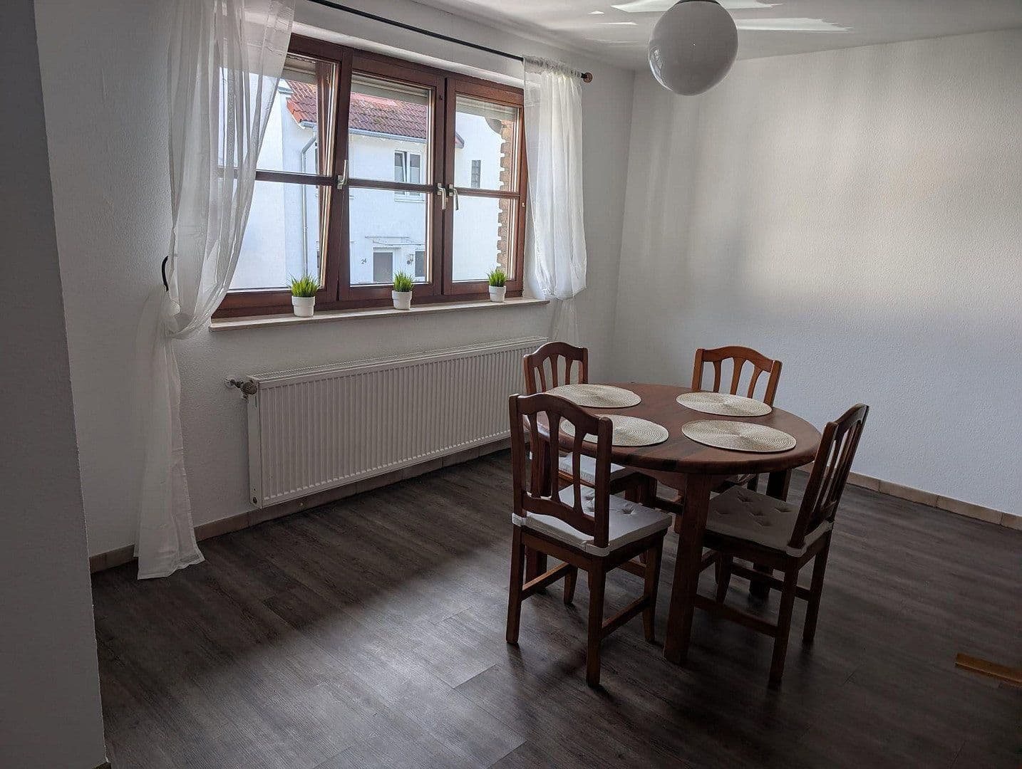 Prenájom bytu 3-izbový 78 m², Ippendorf, Severné Porýnie - Westfálsko Prenájom bytu 3-izbový 78 m², Ippendorf, Severné Porýnie - Westfálsko