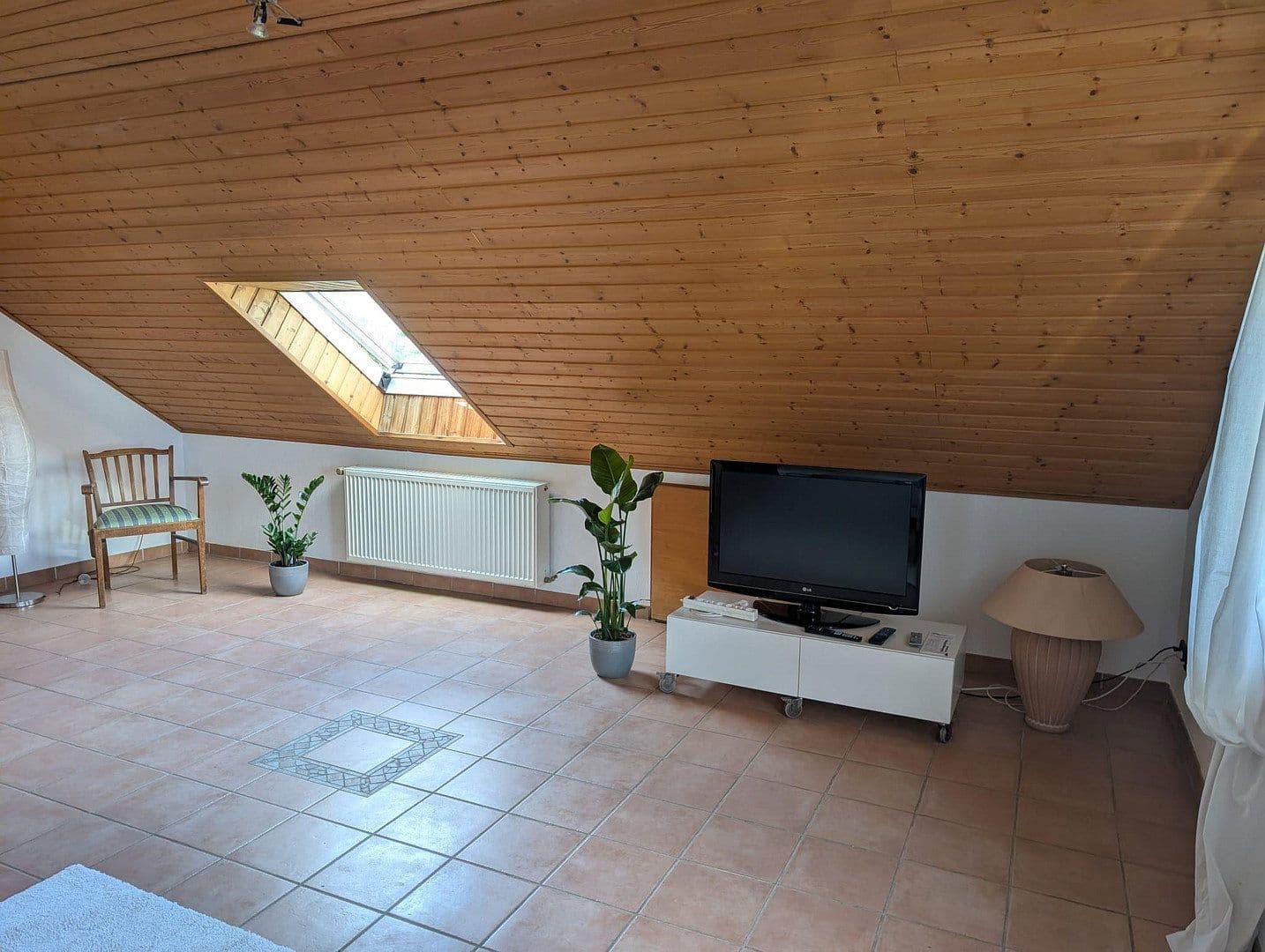 Prenájom bytu 3-izbový 78 m², Ippendorf, Severné Porýnie - Westfálsko Prenájom bytu 3-izbový 78 m², Ippendorf, Severné Porýnie - Westfálsko