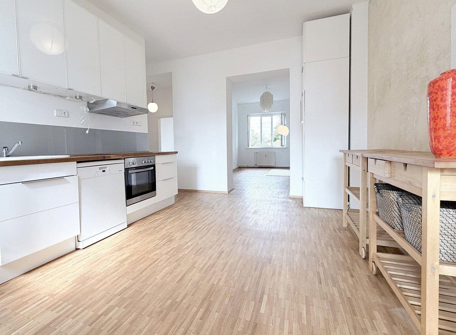 Predaj bytu 3-izbový 68 m², Berlin, Berlín Predaj bytu 3-izbový 68 m², Berlin, Berlín