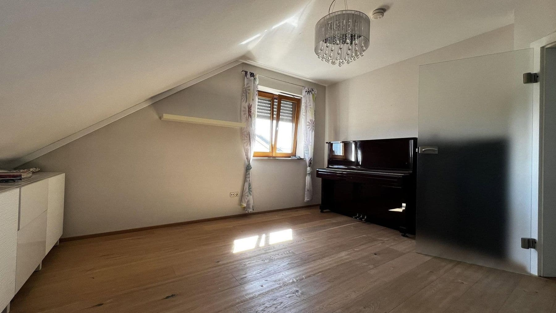 Predaj bytu 4-izbový 147 m², Kleiststraße 11, Gersthofen, Bavorsko Predaj bytu 4-izbový 147 m², Kleiststraße 11, Gersthofen, Bavorsko
