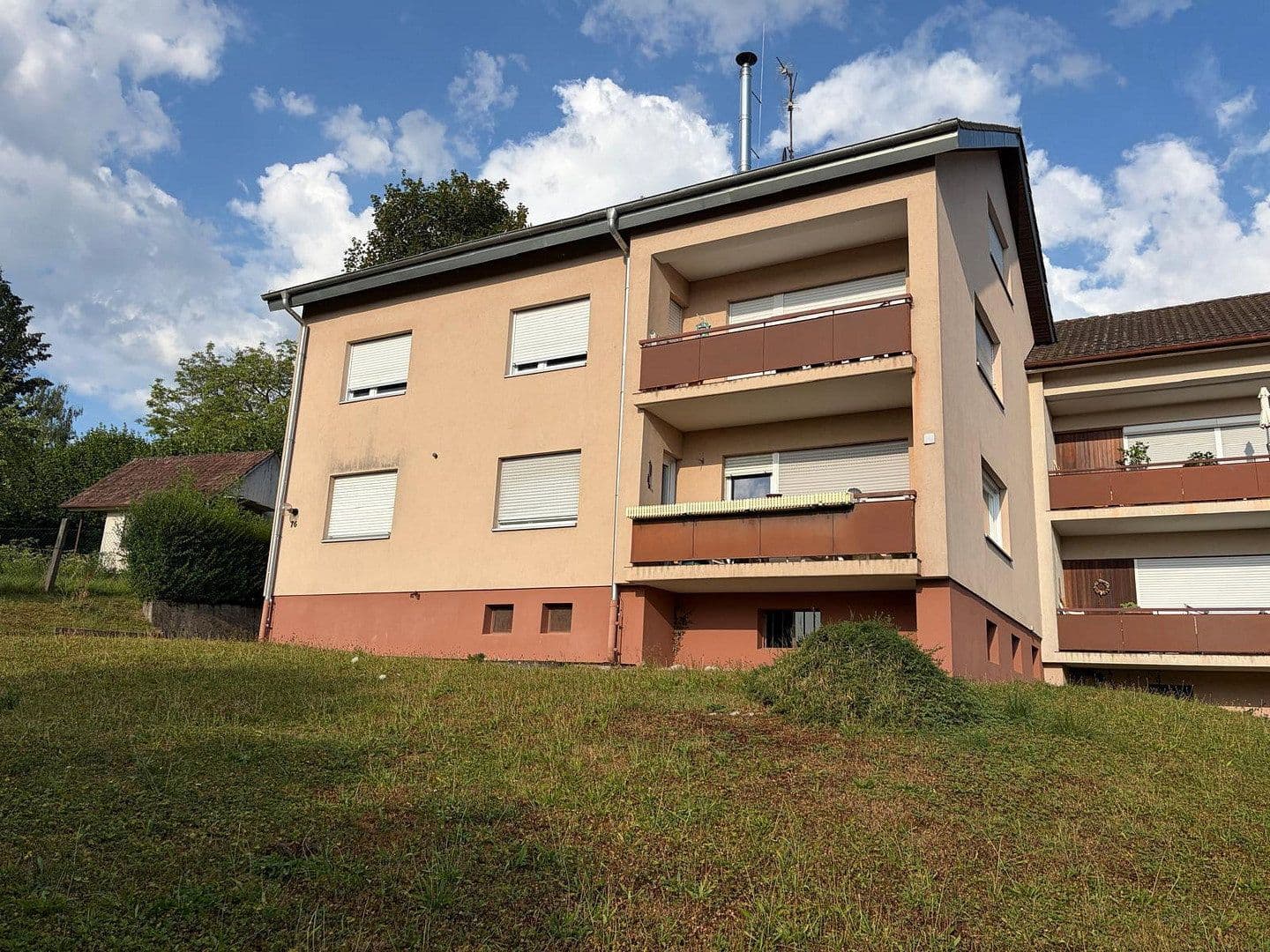 Prenájom bytu 4-izbový 113 m², Tüllinger Straße 76, Lörrach, Bádensko-Wurttembersko Prenájom bytu 4-izbový 113 m², Tüllinger Straße 76, Lörrach, Bádensko-Wurttembersko