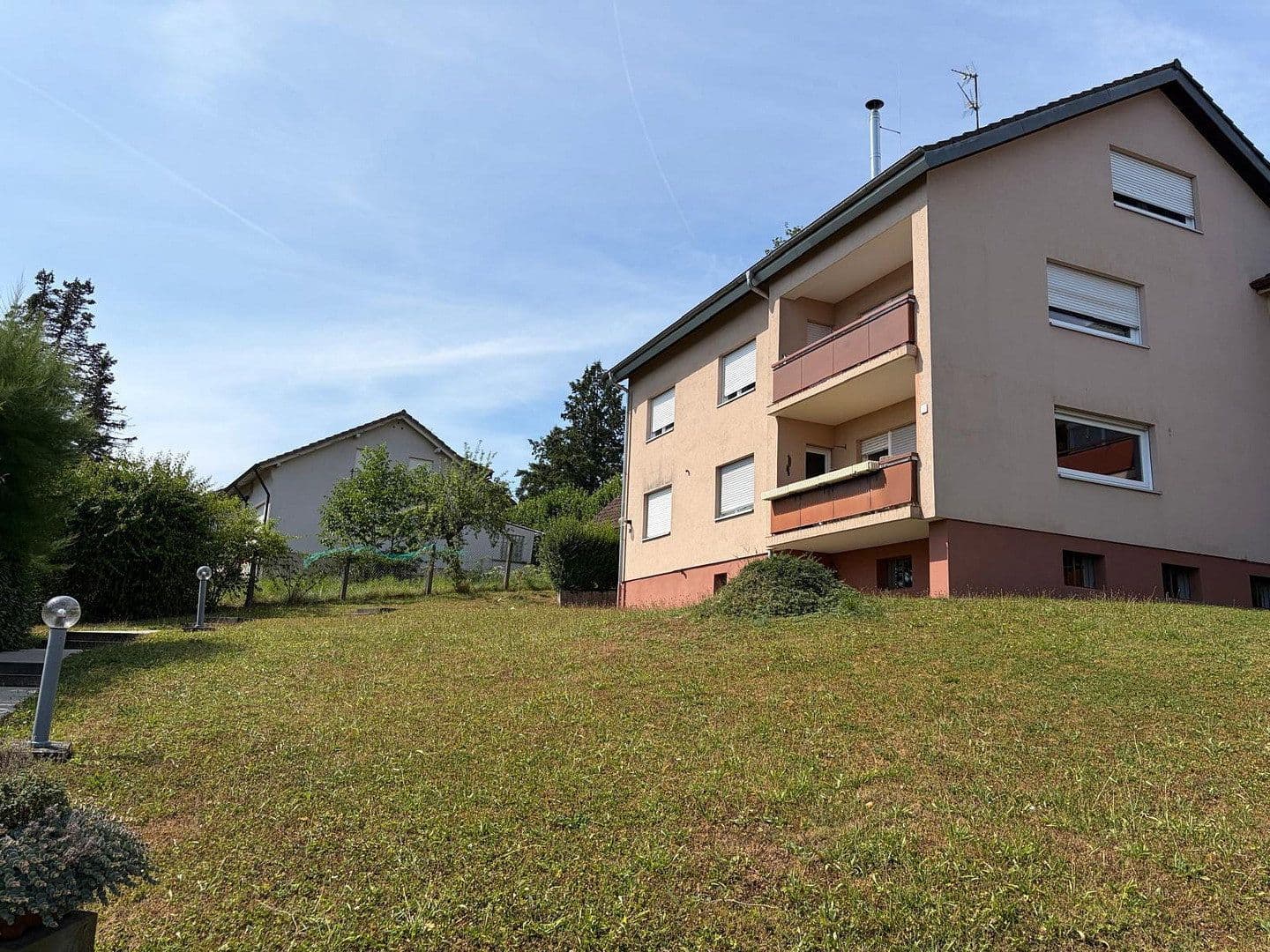 Prenájom bytu 4-izbový 113 m², Tüllinger Straße 76, Lörrach, Bádensko-Wurttembersko Prenájom bytu 4-izbový 113 m², Tüllinger Straße 76, Lörrach, Bádensko-Wurttembersko