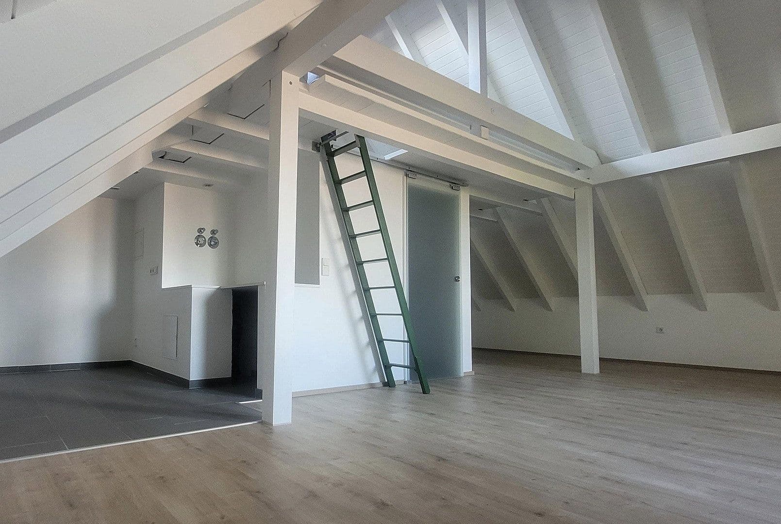 Predaj bytu 3-izbový 128 m², Rüsselsheim am Main, Hesensko Predaj bytu 3-izbový 128 m², Rüsselsheim am Main, Hesensko