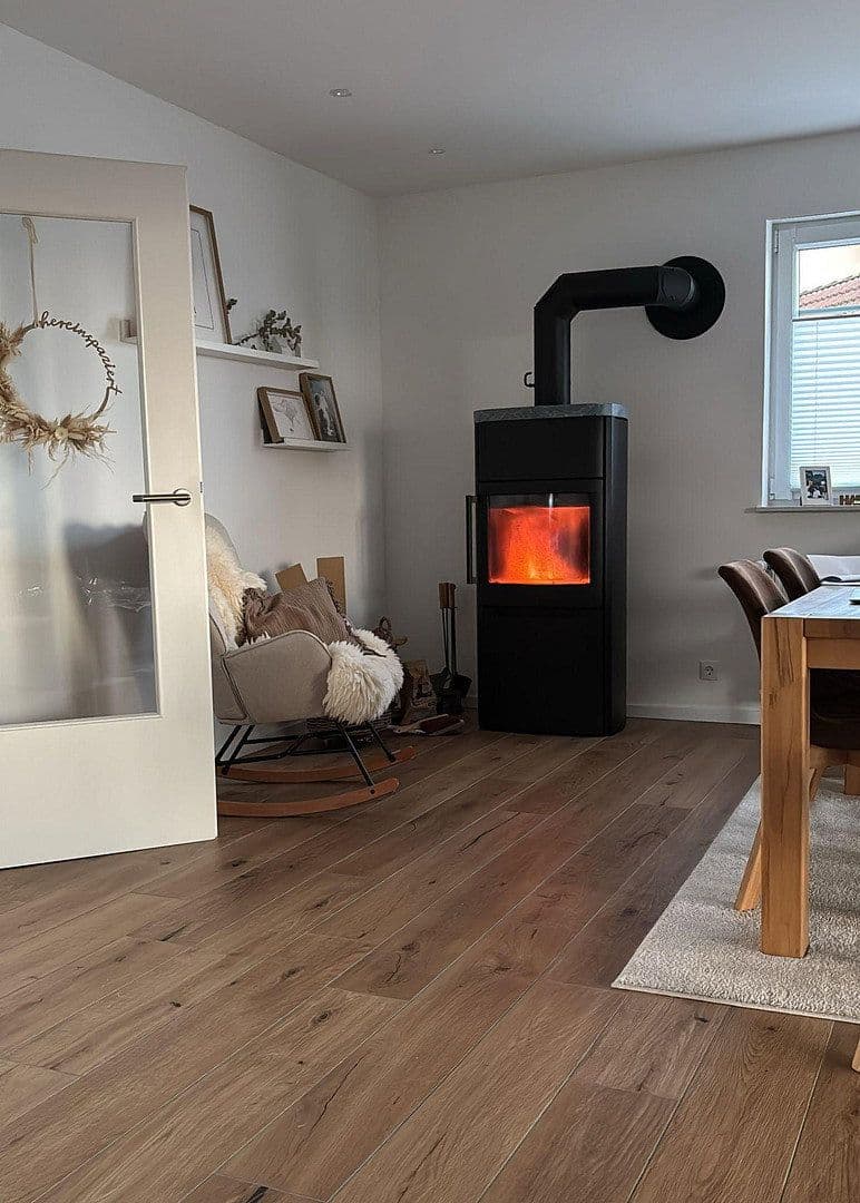 Predaj domu 130 m², pozemok 593 m², Mertloch, Porýnie-Falcko Predaj domu 130 m², pozemok 593 m², Mertloch, Porýnie-Falcko