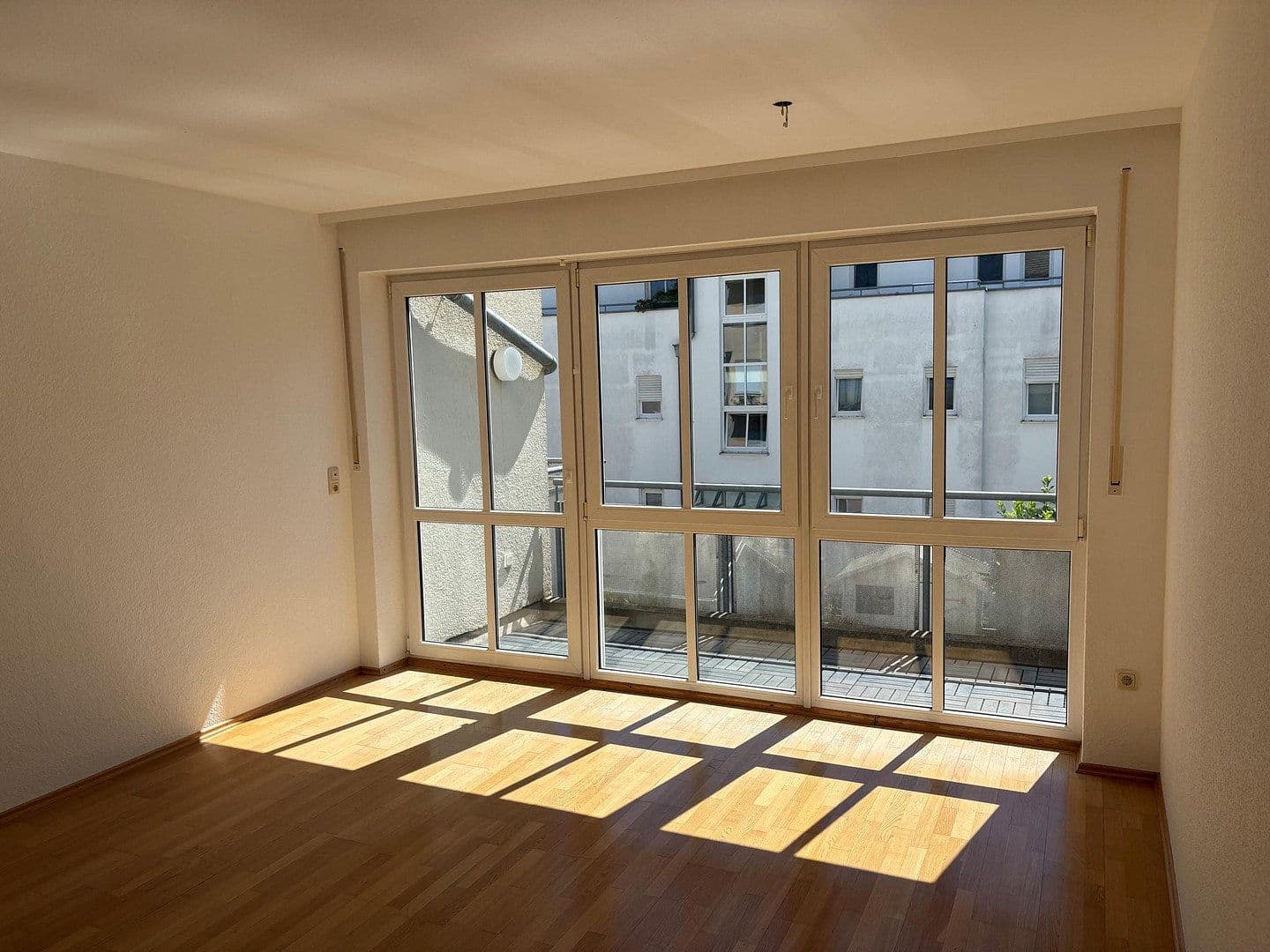 Prenájom bytu 2-izbový 51 m², Oberländerstrasse 76, Augsburg, Bavorsko Prenájom bytu 2-izbový 51 m², Oberländerstrasse 76, Augsburg, Bavorsko