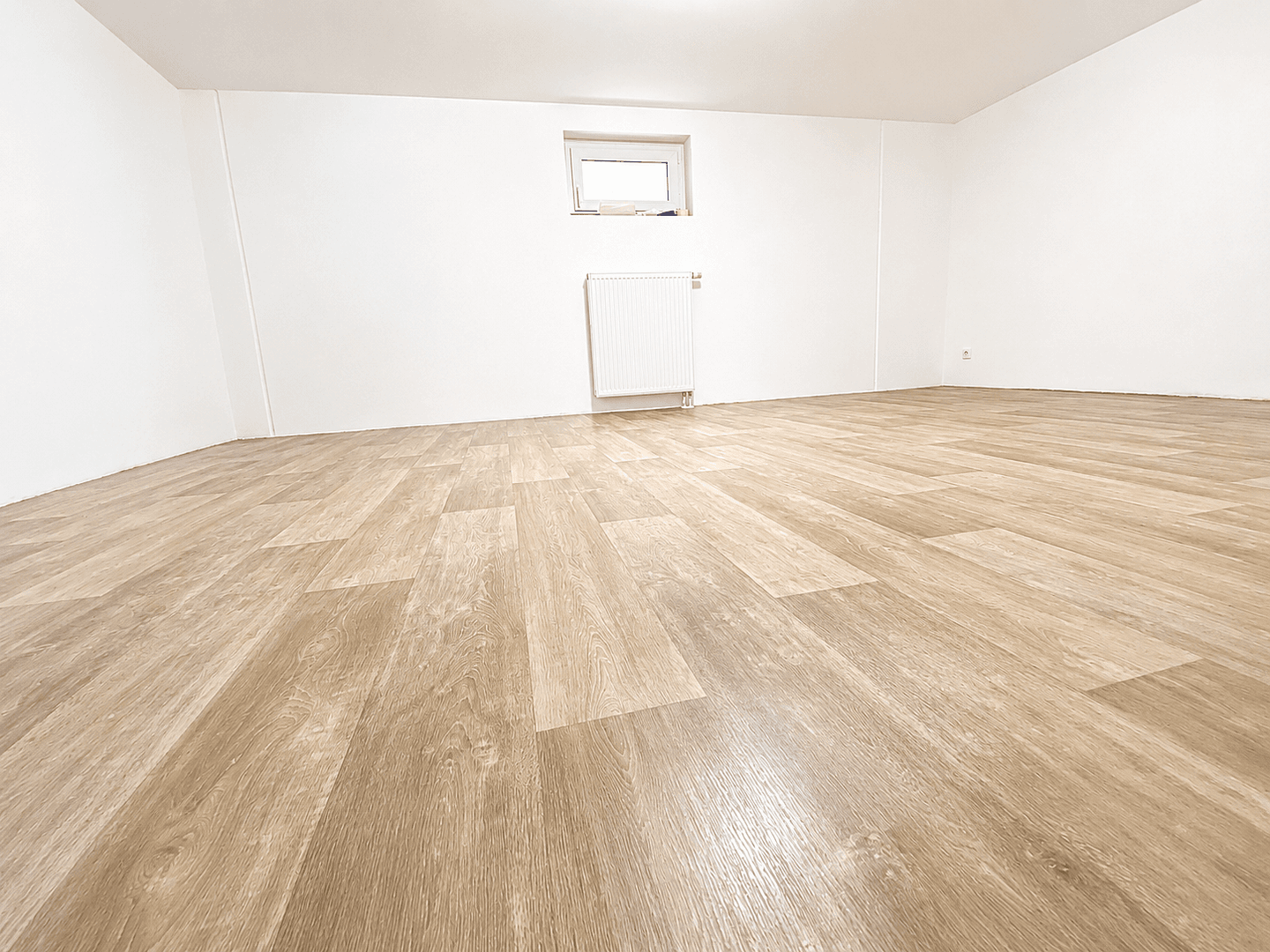 Predaj domu 164 m², pozemok 165 m², Adelsdorf, Bavorsko Predaj domu 164 m², pozemok 165 m², Adelsdorf, Bavorsko