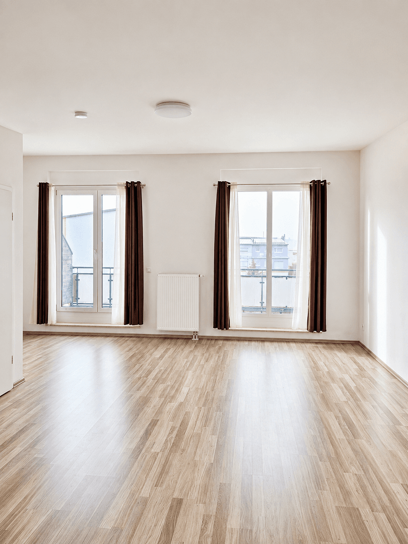 Predaj domu 164 m², pozemok 165 m², Adelsdorf, Bavorsko Predaj domu 164 m², pozemok 165 m², Adelsdorf, Bavorsko