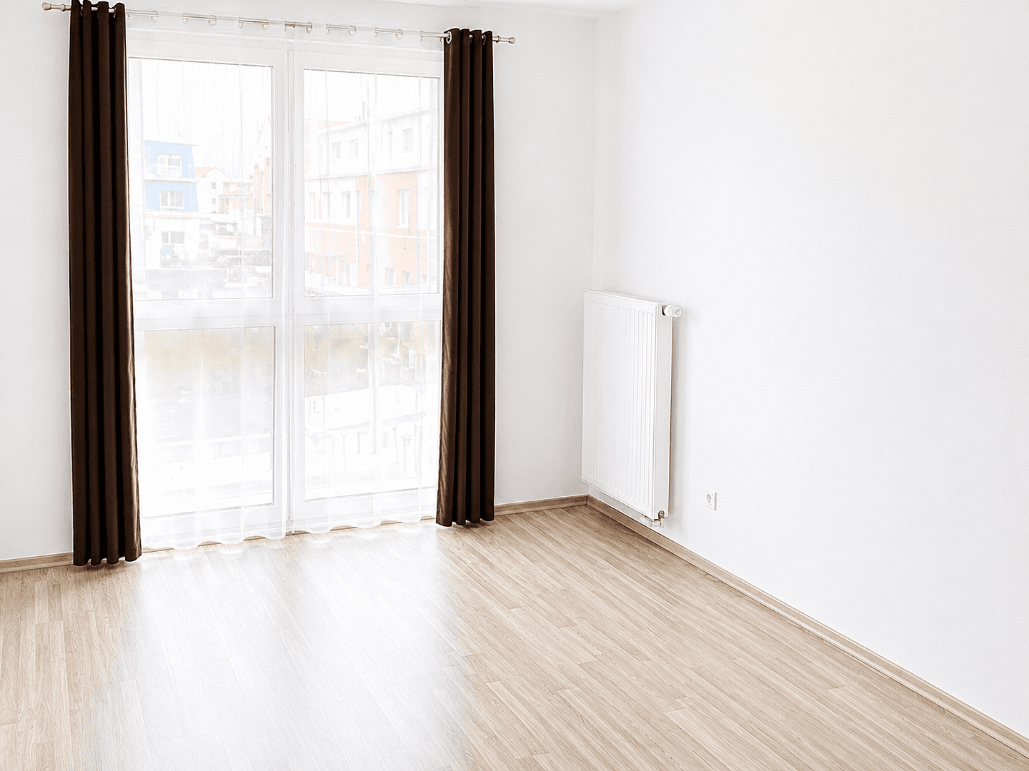 Predaj domu 164 m², pozemok 165 m², Adelsdorf, Bavorsko Predaj domu 164 m², pozemok 165 m², Adelsdorf, Bavorsko