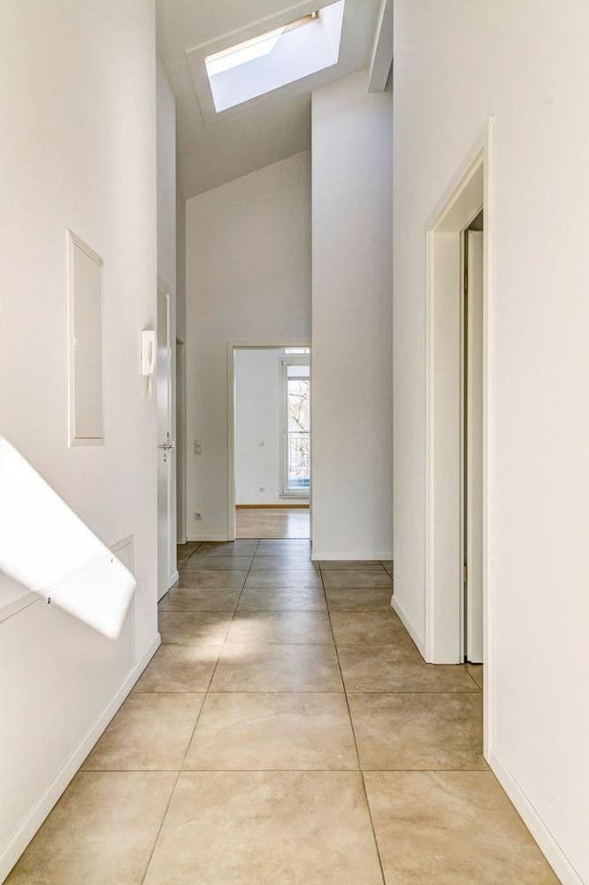 Prenájom bytu 3-izbový 115 m², München, Bavorsko Prenájom bytu 3-izbový 115 m², München, Bavorsko