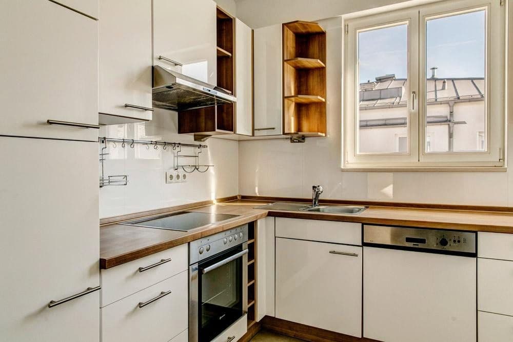 Prenájom bytu 3-izbový 115 m², München, Bavorsko Prenájom bytu 3-izbový 115 m², München, Bavorsko