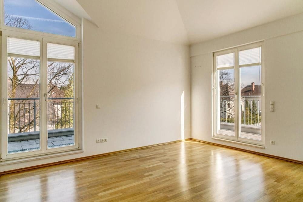 Prenájom bytu 3-izbový 115 m², München, Bavorsko Prenájom bytu 3-izbový 115 m², München, Bavorsko