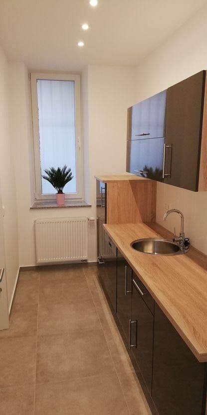 Prenájom kancelárie 110 m², Stuttgart, Bádensko-Wurttembersko Prenájom kancelárie 110 m², Stuttgart, Bádensko-Wurttembersko