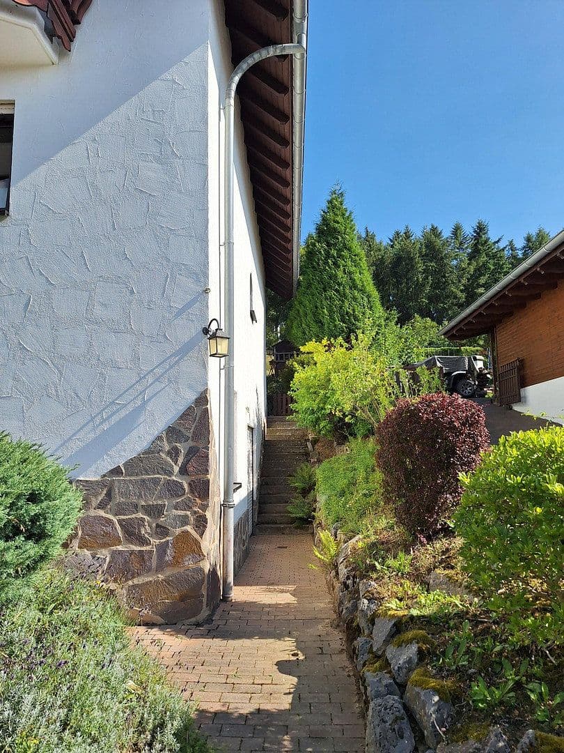 Predaj domu 240 m², pozemok 800 m², Trinkbornstrasse 15, Waldsolms, Hesensko Predaj domu 240 m², pozemok 800 m², Trinkbornstrasse 15, Waldsolms, Hesensko