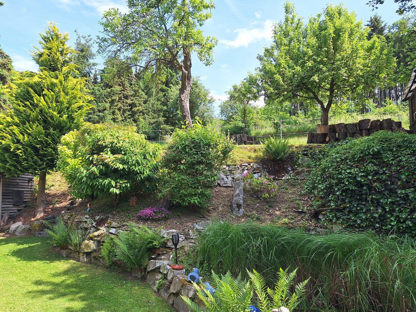 Predaj domu 240 m², pozemok 800 m², Trinkbornstrasse 15, Waldsolms, Hesensko Predaj domu 240 m², pozemok 800 m², Trinkbornstrasse 15, Waldsolms, Hesensko