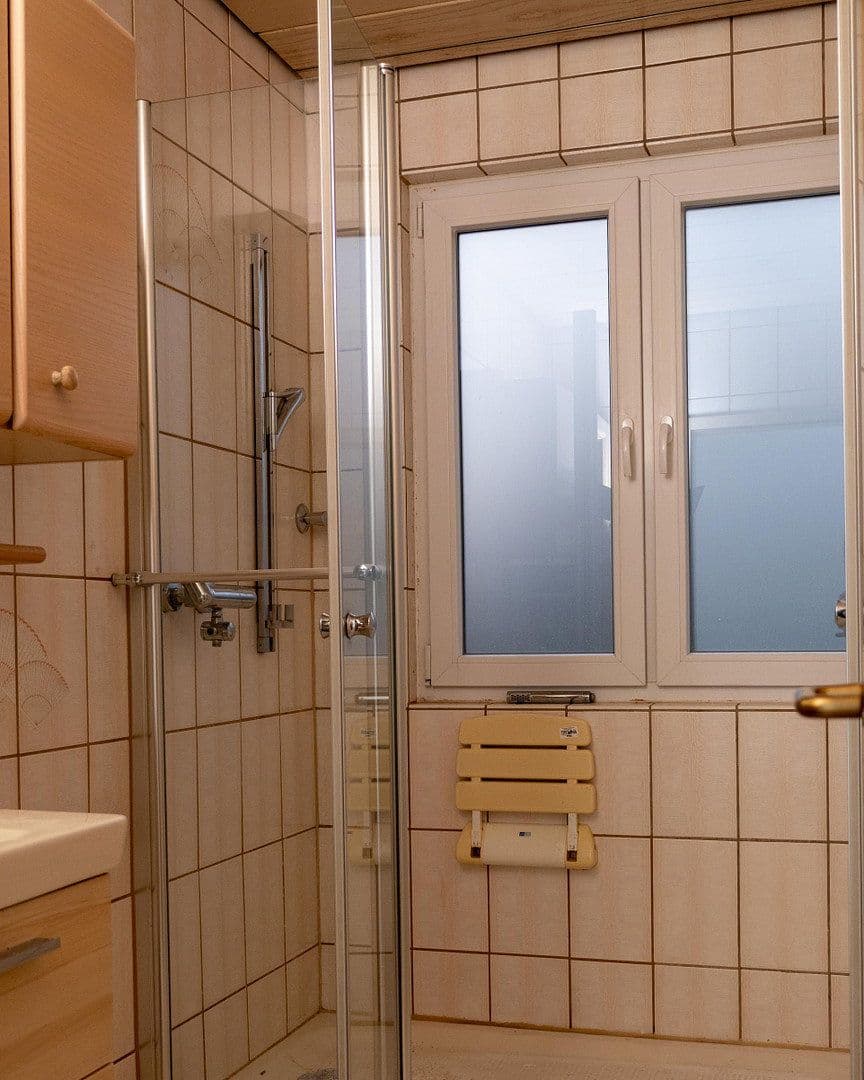 Prenájom bytu 4-izbový 91 m², Burgstraße 20, Duisburg, Severné Porýnie - Westfálsko Prenájom bytu 4-izbový 91 m², Burgstraße 20, Duisburg, Severné Porýnie - Westfálsko