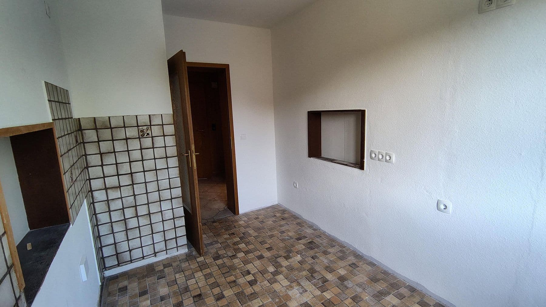 Prenájom bytu 4-izbový 91 m², Burgstraße 20, Duisburg, Severné Porýnie - Westfálsko Prenájom bytu 4-izbový 91 m², Burgstraße 20, Duisburg, Severné Porýnie - Westfálsko