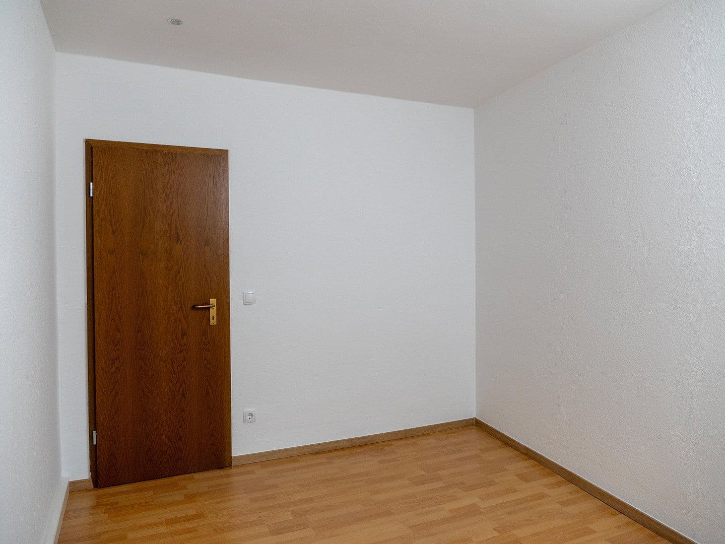 Prenájom bytu 4-izbový 91 m², Burgstraße 20, Duisburg, Severné Porýnie - Westfálsko Prenájom bytu 4-izbový 91 m², Burgstraße 20, Duisburg, Severné Porýnie - Westfálsko