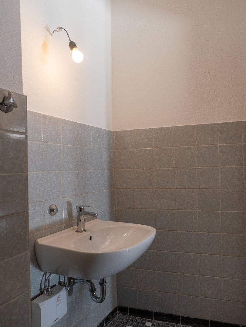 Prenájom bytu 4-izbový 91 m², Burgstraße 20, Duisburg, Severné Porýnie - Westfálsko Prenájom bytu 4-izbový 91 m², Burgstraße 20, Duisburg, Severné Porýnie - Westfálsko